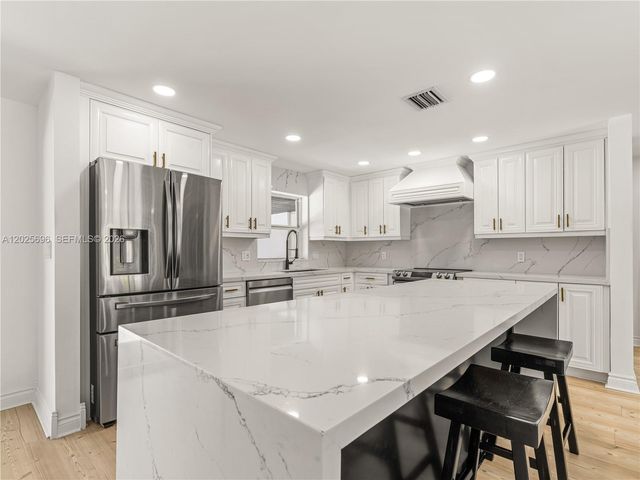 1701 SW 3rd Avenue, Pompano Beach, FL 33060