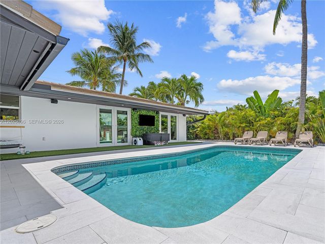 1701 SW 3rd Avenue, Pompano Beach, FL 33060