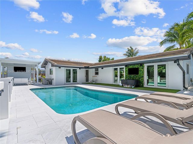 1701 SW 3rd Avenue, Pompano Beach, FL 33060
