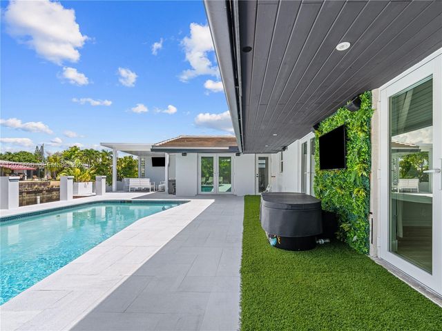 1701 SW 3rd Avenue, Pompano Beach, FL 33060