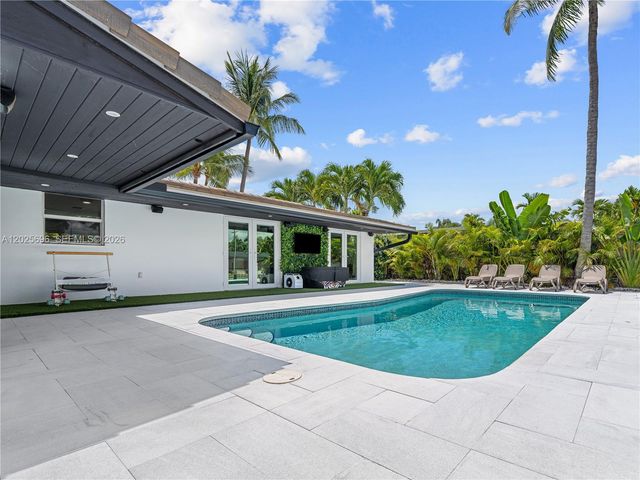 1701 SW 3rd Avenue, Pompano Beach, FL 33060