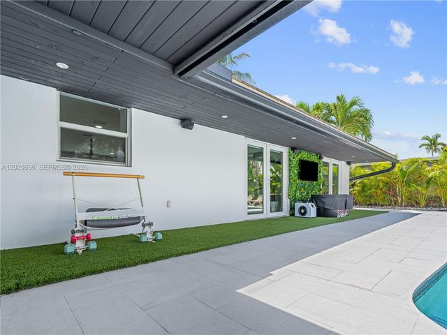1701 SW 3rd Avenue, Pompano Beach, FL 33060