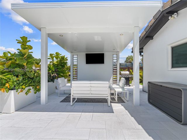 1701 SW 3rd Avenue, Pompano Beach, FL 33060