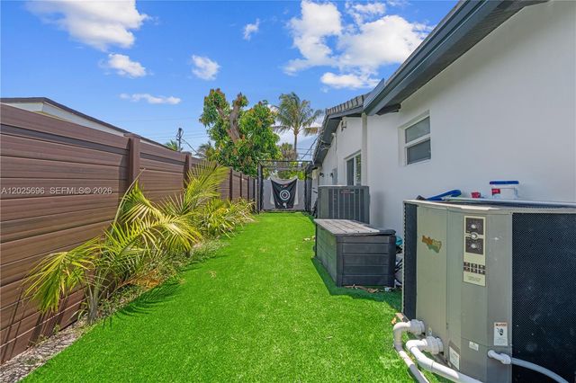 1701 SW 3rd Avenue, Pompano Beach, FL 33060