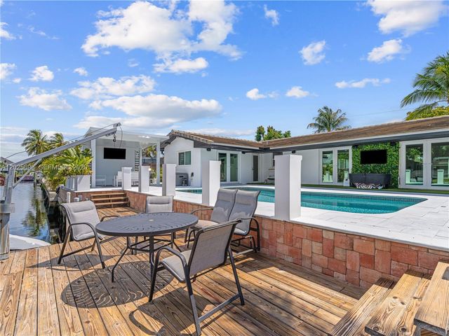 1701 SW 3rd Avenue, Pompano Beach, FL 33060
