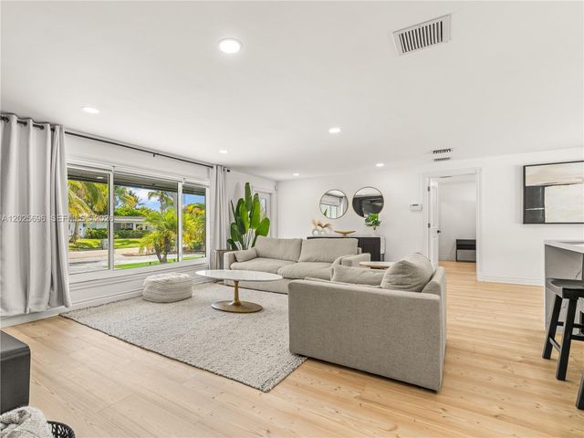 1701 SW 3rd Avenue, Pompano Beach, FL 33060