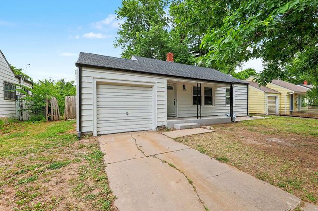2620 S Santa Fe St., Wichita, KS 67216