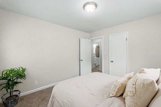 2620 S Santa Fe St., Wichita, KS 67216