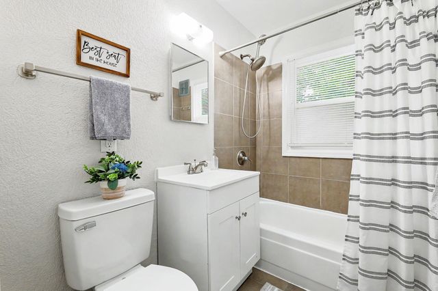 2620 S Santa Fe St., Wichita, KS 67216