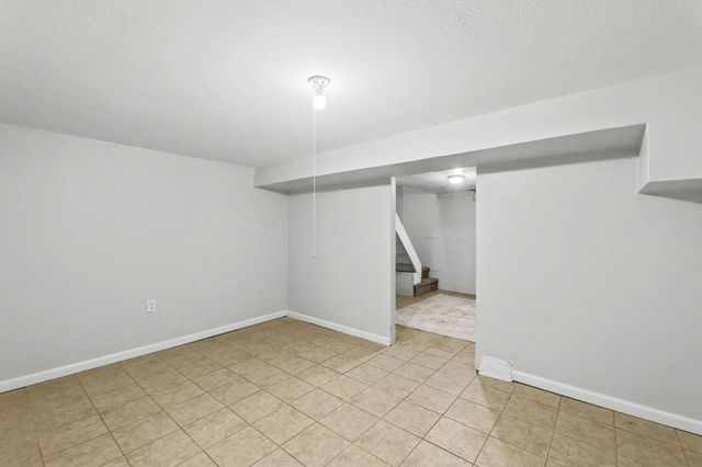 2620 S Santa Fe St., Wichita, KS 67216