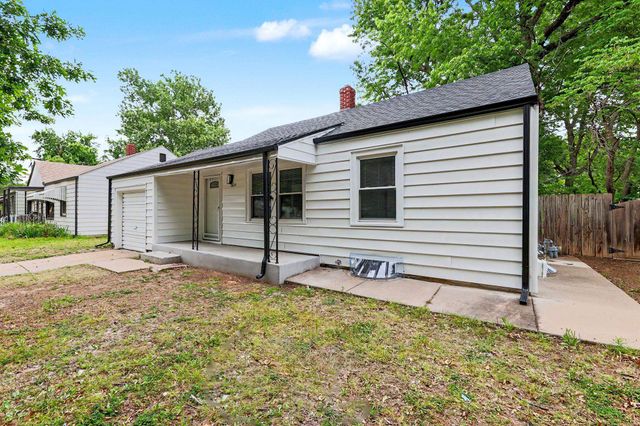 2620 S Santa Fe St., Wichita, KS 67216