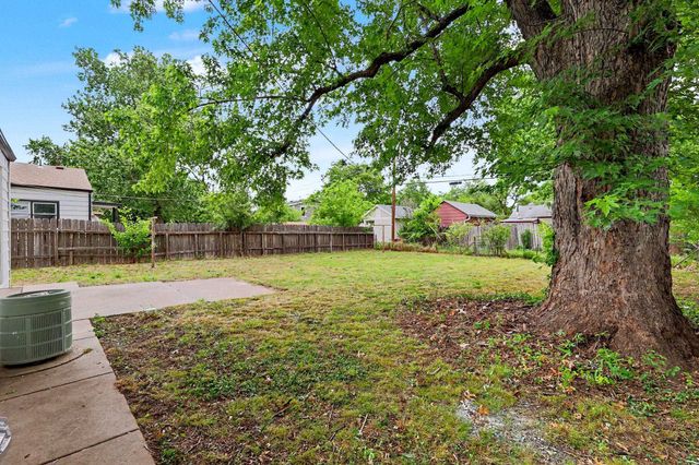 2620 S Santa Fe St., Wichita, KS 67216