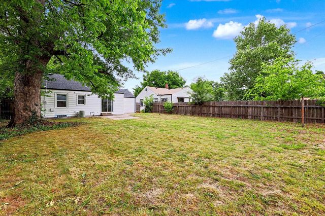 2620 S Santa Fe St., Wichita, KS 67216