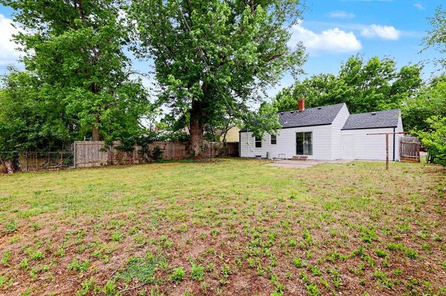 2620 S Santa Fe St., Wichita, KS 67216