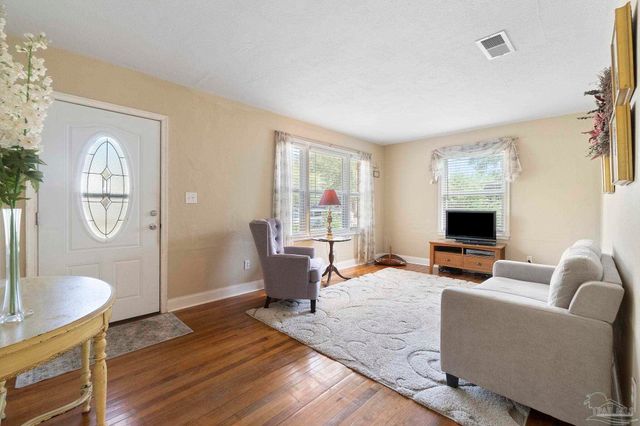 306 SE Kalash Rd, Pensacola, FL 32507
