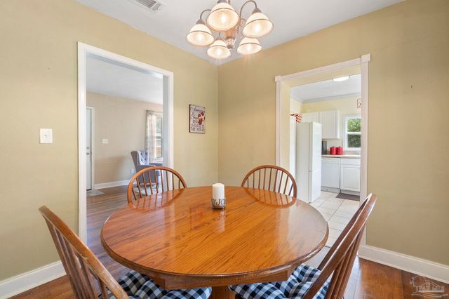 306 SE Kalash Rd, Pensacola, FL 32507
