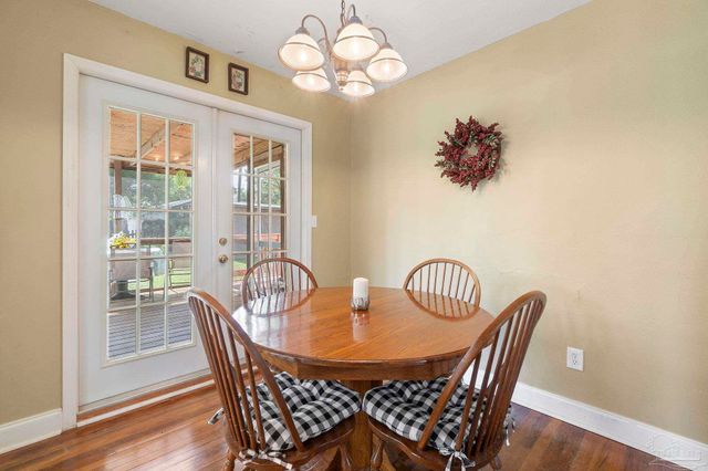 306 SE Kalash Rd, Pensacola, FL 32507
