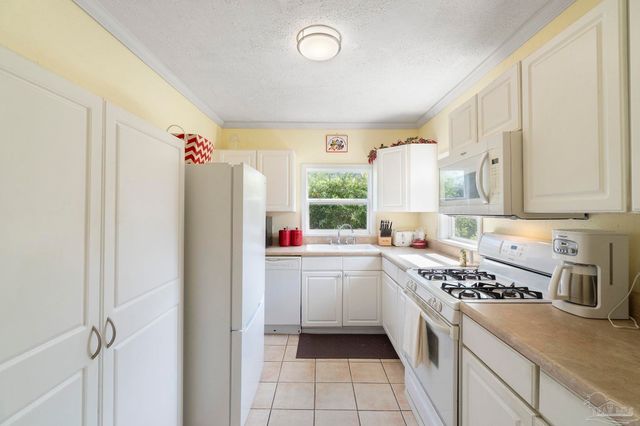 306 SE Kalash Rd, Pensacola, FL 32507