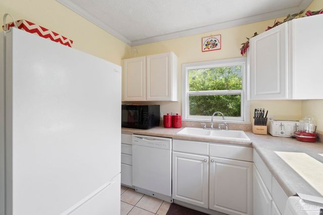 306 SE Kalash Rd, Pensacola, FL 32507