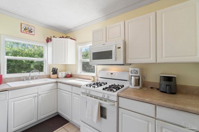 306 SE Kalash Rd, Pensacola, FL 32507