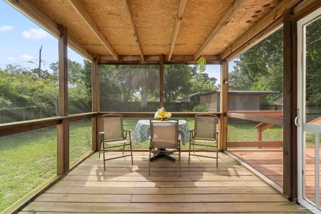 306 SE Kalash Rd, Pensacola, FL 32507