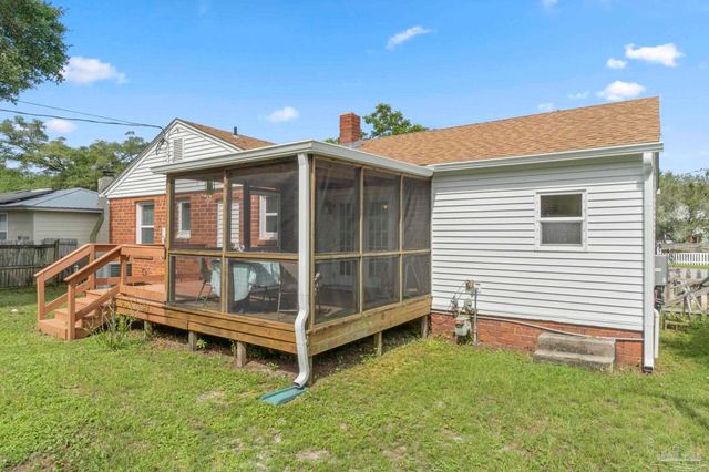 306 SE Kalash Rd, Pensacola, FL 32507