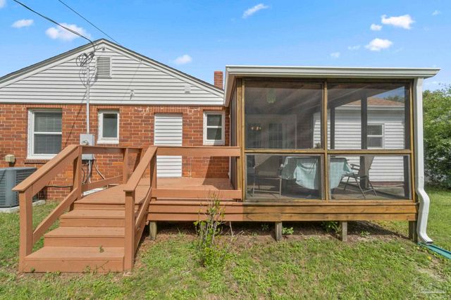 306 SE Kalash Rd, Pensacola, FL 32507
