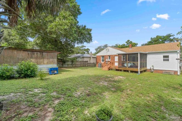 306 SE Kalash Rd, Pensacola, FL 32507
