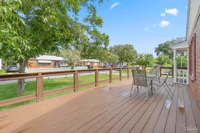 306 SE Kalash Rd, Pensacola, FL 32507