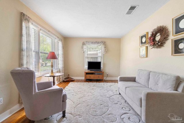 306 SE Kalash Rd, Pensacola, FL 32507