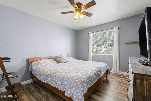 2037 W STATE Avenue, Phoenix, AZ 85021