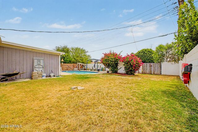 2037 W STATE Avenue, Phoenix, AZ 85021