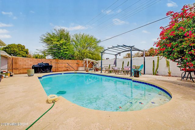 2037 W STATE Avenue, Phoenix, AZ 85021