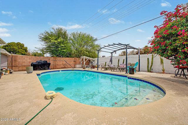 2037 W STATE Avenue, Phoenix, AZ 85021