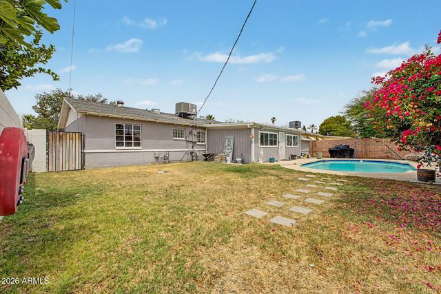 2037 W STATE Avenue, Phoenix, AZ 85021