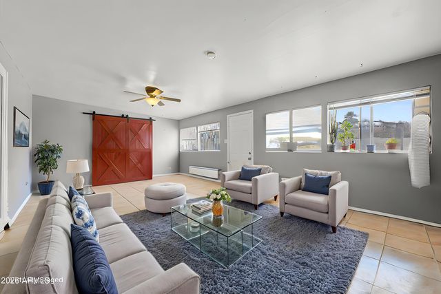 2037 W STATE Avenue, Phoenix, AZ 85021