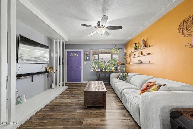 2037 W STATE Avenue, Phoenix, AZ 85021