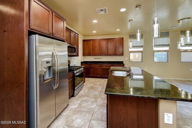 13991 E Cheavront Loop, Vail, AZ 85641
