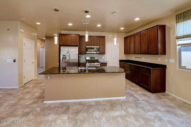 13991 E Cheavront Loop, Vail, AZ 85641