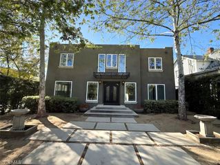 1901 N Catalina, Los Angeles, CA 90027