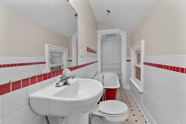 819 OTTER AVENUE, Oshkosh, WI 54901