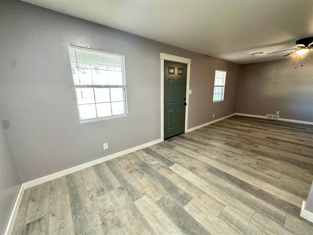 2206 NW Lindy Ave, Lawton, OK 73505