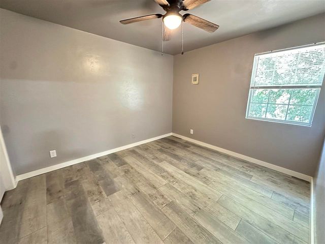 2206 NW Lindy Ave, Lawton, OK 73505