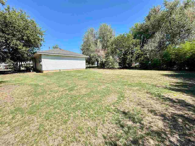 2206 NW Lindy Ave, Lawton, OK 73505