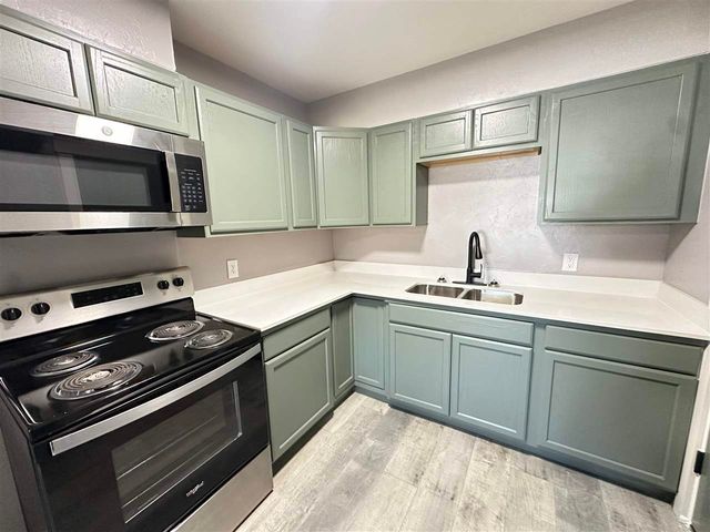 2206 NW Lindy Ave, Lawton, OK 73505