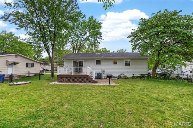 2904 Headland Drive, St Charles, MO 63301