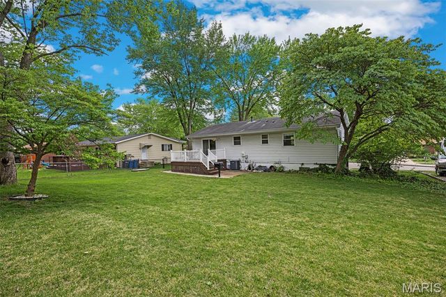 2904 Headland Drive, St Charles, MO 63301