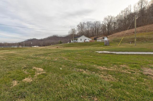 25 Calk Lake Road, Jeffersonville, KY 40337