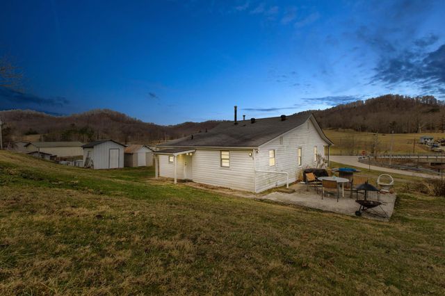 25 Calk Lake Road, Jeffersonville, KY 40337