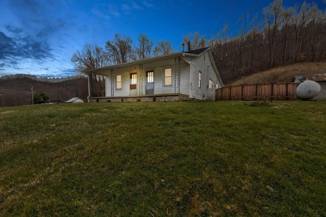 25 Calk Lake Road, Jeffersonville, KY 40337